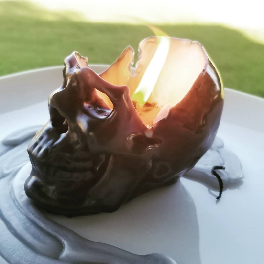 Large Uncrossing Skull Candle (3")